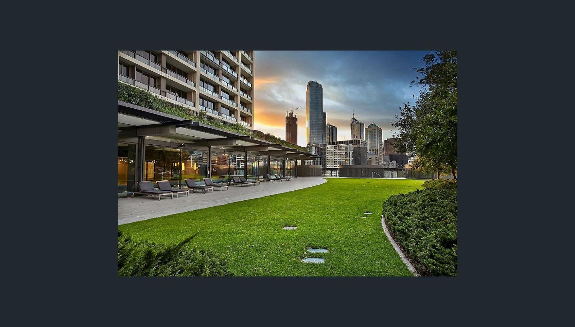 Luxury Designer Suite In Most Prestigious Location In Melbourne City Exterior foto
