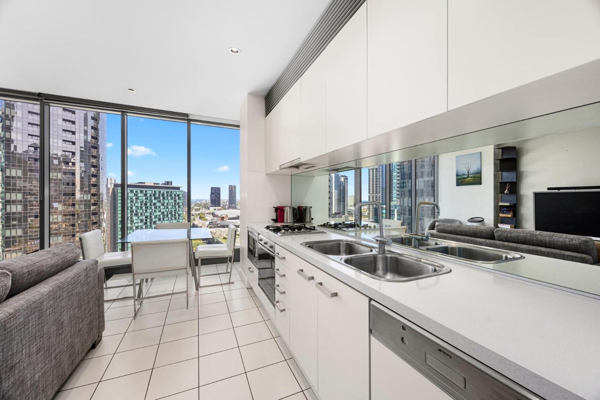 Luxury Designer Suite In Most Prestigious Location In Melbourne City Exterior foto