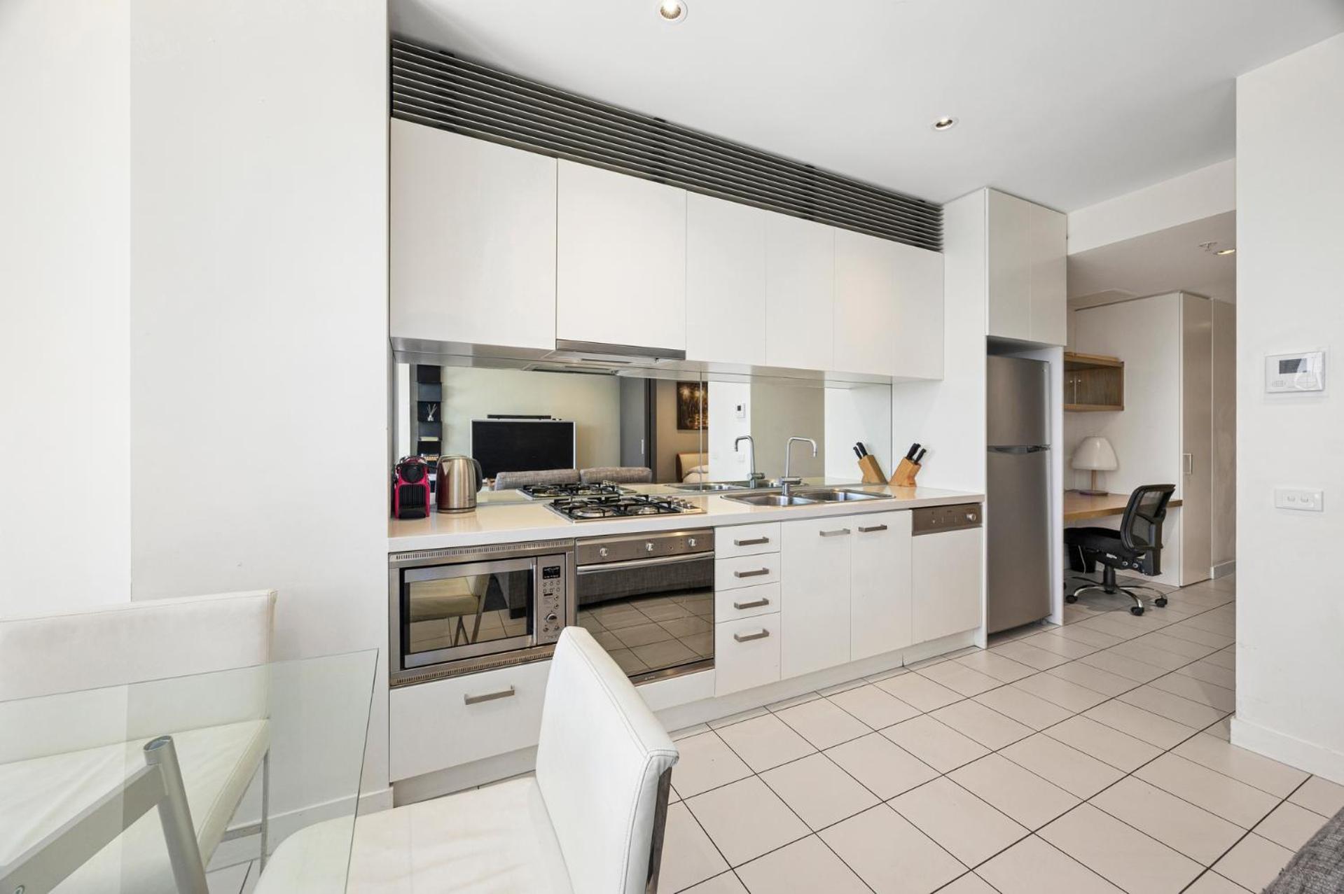 Luxury Designer Suite In Most Prestigious Location In Melbourne City Exterior foto
