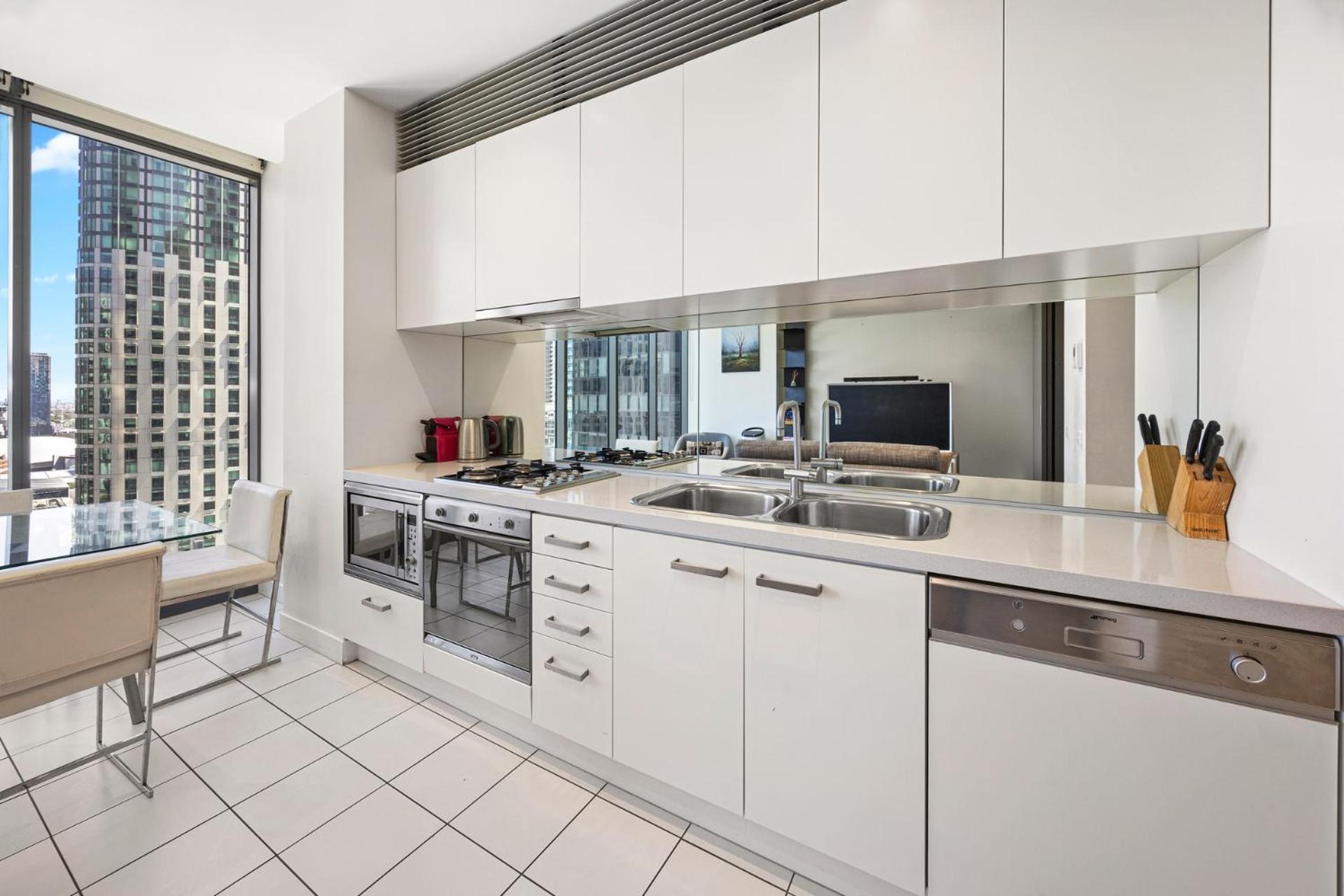 Luxury Designer Suite In Most Prestigious Location In Melbourne City Exterior foto